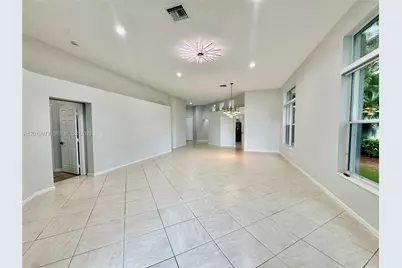 2525 Bay Pointe Ct, Weston, FL 33327 - Photo 14