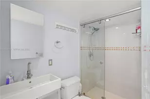 7135 Collins Ave, Miami Beach, FL 33141 - Photo 20