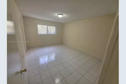 5500 W 21st Ct #306, Hialeah, FL 33016 - Photo 10