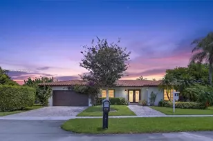 16641 Royal Poinciana Dr, Weston, FL 33326 - Photo 4