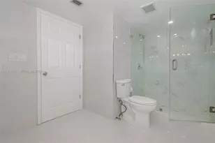 1201 S Ocean Dr, Hollywood, FL 33019 - Photo 26