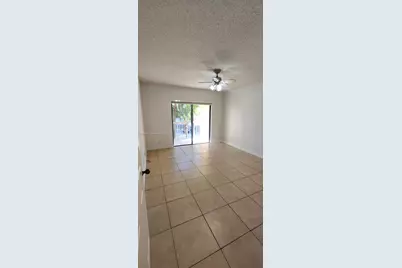 8100 Geneva Ct #233, Doral, FL 33166 - Photo 4