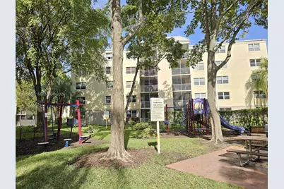 8100 Geneva Ct #233, Doral, FL 33166 - Photo 10