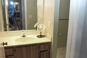 9111C SW 20th St, Davie, FL 33324 - Photo 32