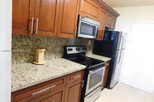 5401 Collins Ave, Miami Beach, FL 33140 - Photo 20