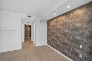 77 5th St, Miami, FL 33131 - Photo 20
