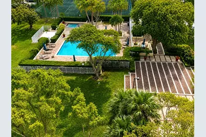 [Address not provided], North Miami, FL 33181 - Photo 4