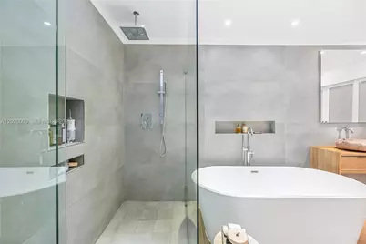 465 NE 112th St, Miami, FL 33161 - Photo 16
