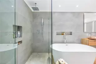 465 NE 112th St, Miami, FL 33161 - Photo 16