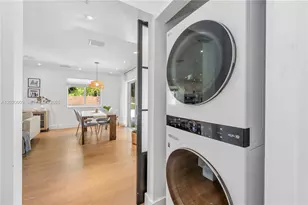 465 NE 112th St, Miami, FL 33161 - Photo 24