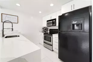 600 NE 36th St, Miami, FL 33137 - Photo 8
