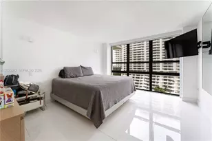 600 NE 36th St, Miami, FL 33137 - Photo 10