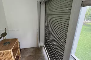 221 Kent M, West Palm Beach, FL 33417 - Photo 4