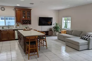 2882 NE 4th St, Homestead, FL 33033 - Photo 8