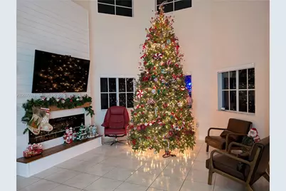 2882 NE 4th St, Homestead, FL 33033 - Photo 4