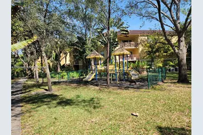 741 N Pine Island Rd #308, Plantation, FL 33324 - Photo 12