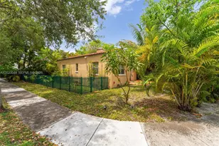 28 NE 48th St, Miami, FL 33137 - Photo 2