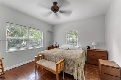 28 NE 48th St, Miami, FL 33137 - Photo 12