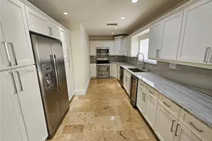 14001 Cypress Ct, Miami Lakes, FL 33014 - Photo 6