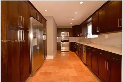14001 Cypress Ct, Miami Lakes, FL 33014 - Photo 8