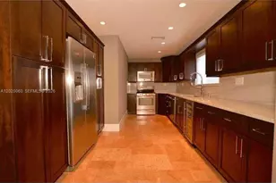 14001 Cypress Ct, Miami Lakes, FL 33014 - Photo 8