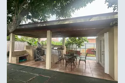 659 W 14th St, Hialeah, FL 33010 - Photo 12
