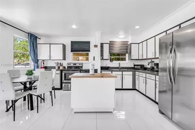1738 N 16th Ct, Hollywood, FL 33020 - Photo 8