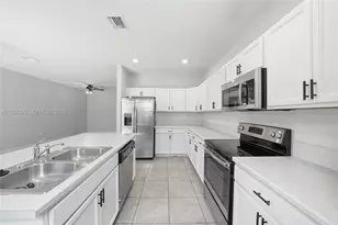 11428 SW 252nd St, Homestead, FL 33032 - Photo 10