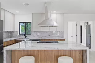 610 NE 164th Terrace, Miami, FL 33162 - Photo 2