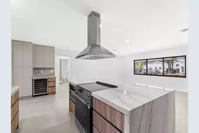 610 NE 164th Ter, Miami, FL 33162 - Photo 12