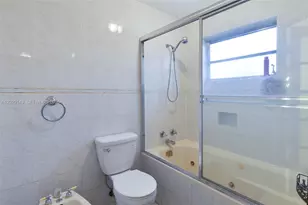 320 NW 61st Ave, Miami, FL 33126 - Photo 14