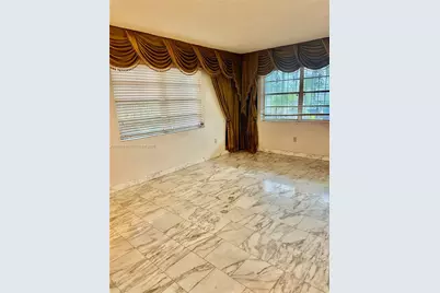 320 NW 61st Ave, Miami, FL 33126 - Photo 2