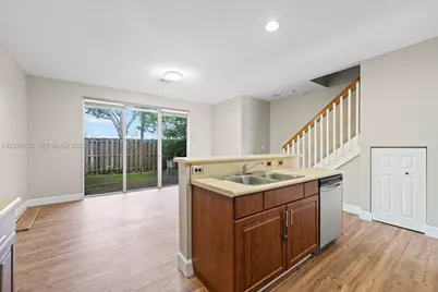 1049 NE 42nd Pl, Homestead, FL 33033 - Photo 2