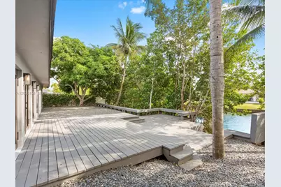 2340 NE 194th St, Miami, FL 33180 - Photo 26