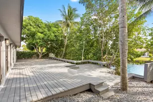 2340 NE 194th St, Miami, FL 33180 - Photo 26