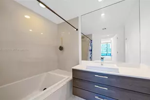 55 SW 9th St, Miami, FL 33130 - Photo 20