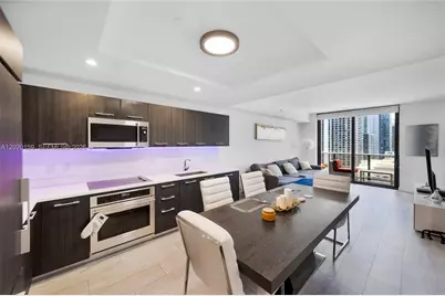 55 SW 9th St #1804, Miami, FL 33130 - Photo 2