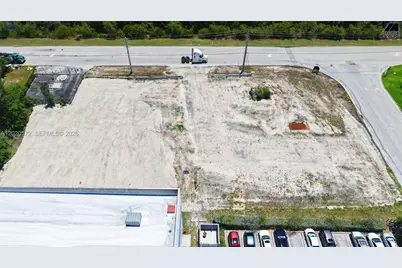 11501 NW 124th St, Medley, FL 33178 - Photo 8
