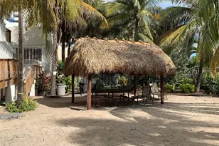 6039 Collins Ave, Miami Beach, FL 33140 - Photo 24