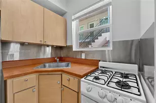 1027 Euclid Ave, Miami Beach, FL 33139 - Photo 10
