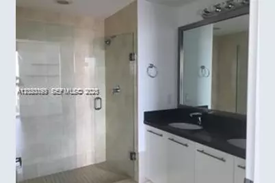 90 SW 3rd St #3204, Miami, FL 33130 - Photo 10