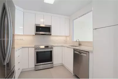 8233 Harding Ave #508, Miami Beach, FL 33141 - Photo 12