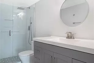 8233 Harding Ave, Miami Beach, FL 33141 - Photo 16