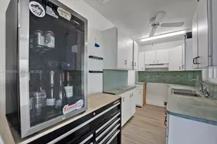725 NW 24th Ct, Miami, FL 33125 - Photo 28