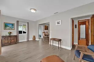 725 NW 24th Ct, Miami, FL 33125 - Photo 4