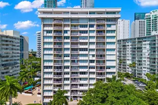 1420 Brickell Bay Dr, Miami, FL 33131 - Photo 2