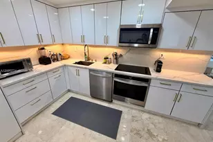 1420 Brickell Bay Dr, Miami, FL 33131 - Photo 10