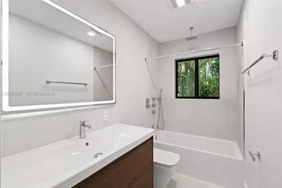 112 E 1st Ct, Miami Beach, FL 33139 - Photo 58