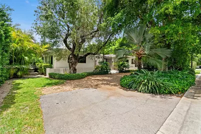112 E 1st Ct, Miami Beach, FL 33139 - Photo 4