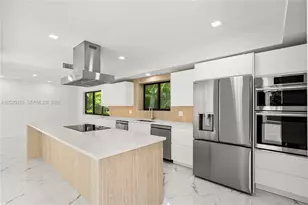 112 E 1st Ct, Miami Beach, FL 33139 - Photo 10